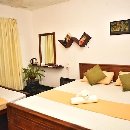 Leisure House Safari Appartement Udawalawe Buitenkant foto