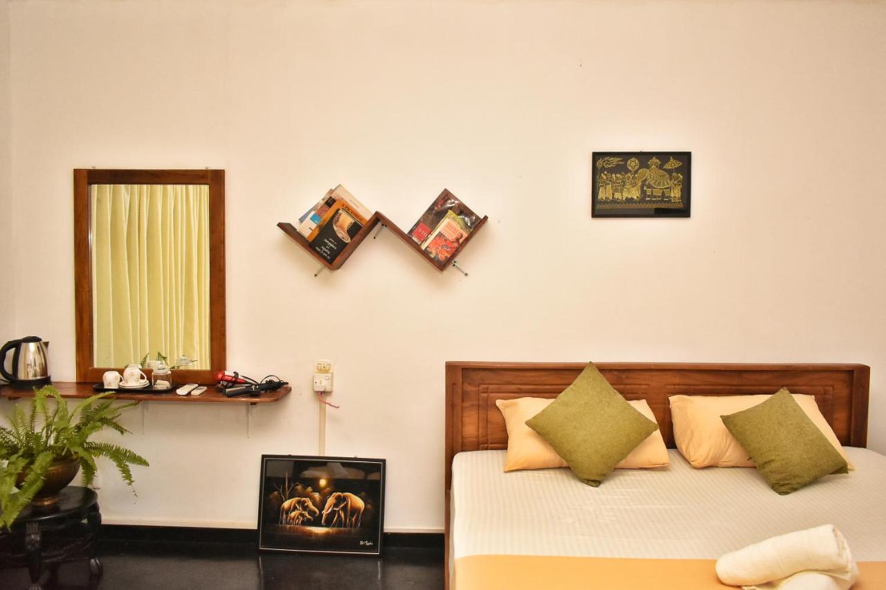 Leisure House Safari Appartement Udawalawe Buitenkant foto